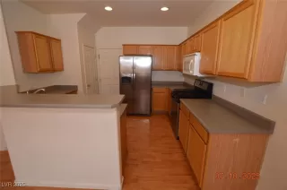Photo #4: 2700867 Listing 