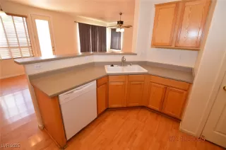 Photo #5: 2700867 Listing 