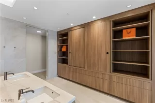 Photo #1: 2700877 Listing