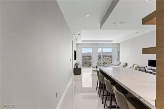 Photo #4: 2700877 Listing