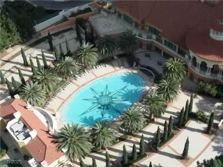 Photo #1: 2700878 Listing 