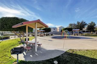 Photo #4: 2700884 Listing 