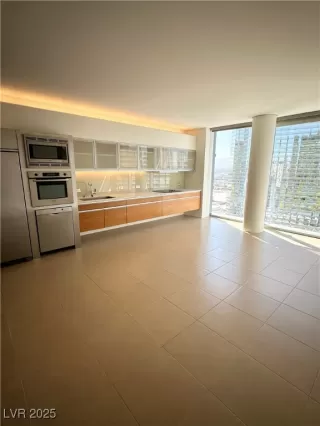 Photo #6: 2700888 Listing