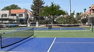 Photo #3: 2700906 Listing 