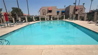 Photo #4: 2700906 Listing 