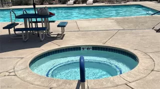 Photo #5: 2700906 Listing 