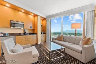 Photo #3: 2700921 Listing