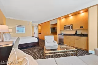 Photo #5: 2700921 Listing