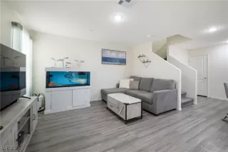 Photo #4: 2700924 Listing 