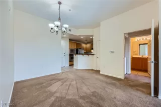 Photo #5: 2700929 Listing