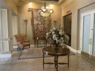 Photo #2: 2700954 Listing 