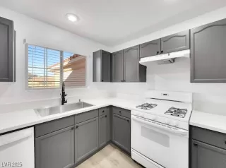 Photo #5: 2700960 Listing