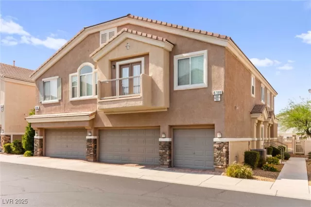 MLS: 2700963 Condo For Sale