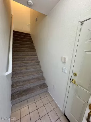 Photo #2: 2700988 Listing 