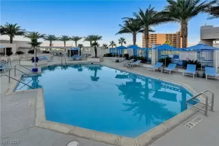 Photo #1: 2700998 Listing 
