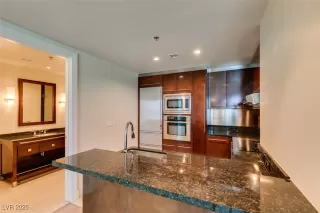 Photo #3: 2700998 Listing 