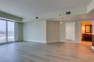 Photo #5: 2700998 Listing 