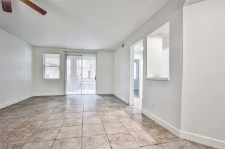 Photo #5: 2701005 Listing 