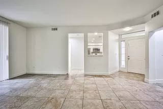 Photo #6: 2701005 Listing 