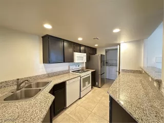 Photo #2: 2701009 Listing 