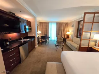 Photo #4: 2701020 Listing 