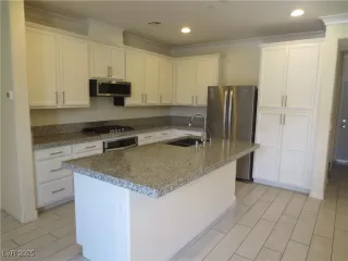 Photo #3: 2701028 Listing 