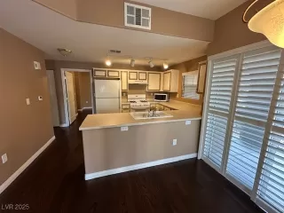 Photo #4: 2701029 Listing 