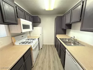 Photo #3: 2701044 Listing 