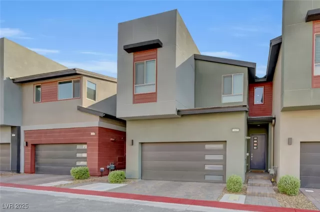MLS: 2701073 Condo For Sale
