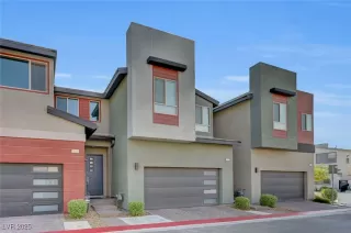 Photo #1: 2701073 Listing 