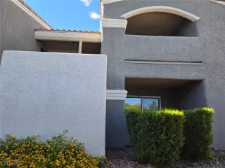 Photo #1: 2701084 Listing 