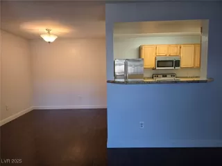 Photo #3: 2701084 Listing 