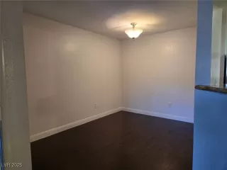 Photo #4: 2701084 Listing 