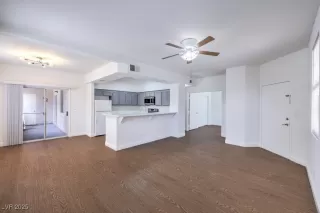 Photo #3: 2701089 Listing