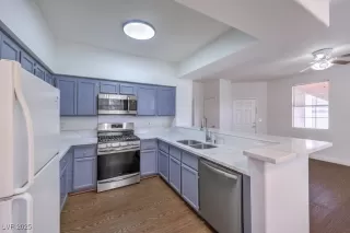 Photo #6: 2701089 Listing