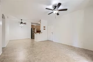 Photo #5: 2701108 Listing 