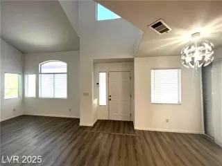 Photo #3: 2701112 Listing 