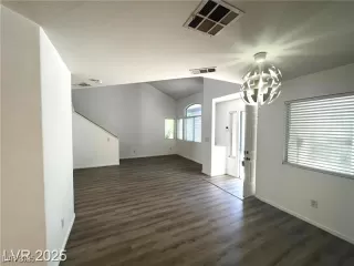 Photo #4: 2701112 Listing 