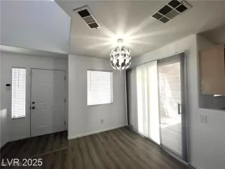 Photo #5: 2701112 Listing 