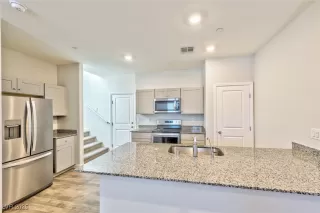 Photo #4: 2701114 Listing 
