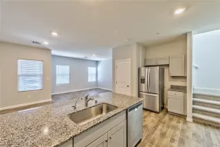 Photo #5: 2701114 Listing 