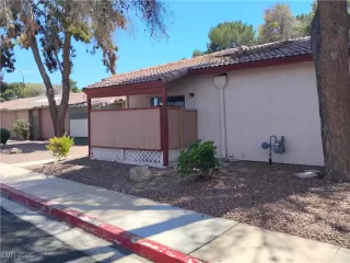 Photo #2: 2701145 Listing