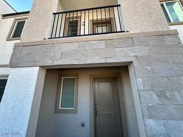 MLS: 2701148 Condo For Sale