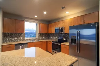 Photo #3: 2701149 Listing 