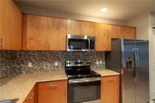 Photo #4: 2701149 Listing 