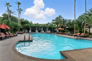 Photo #5: 2701166 Listing