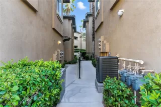 Photo #6: 2701166 Listing