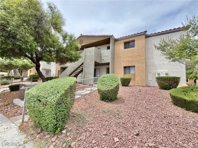 MLS: 2701175 Condo For Sale