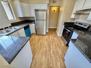 Photo #1: 2701175 Listing 