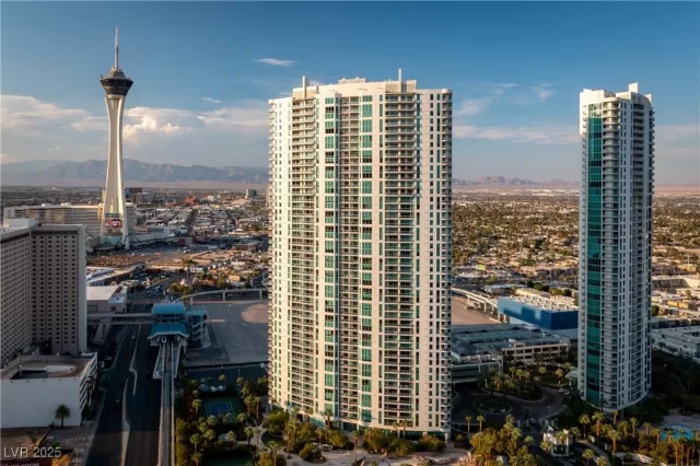 MLS: 2701180 Condo For Sale